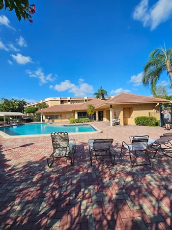 $1,800 | 6017 Coral Lake Drive, Unit 205, Margate, FL 33063