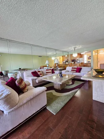 $1,800 | 6017 Coral Lake Drive, Unit 205, Margate, FL 33063