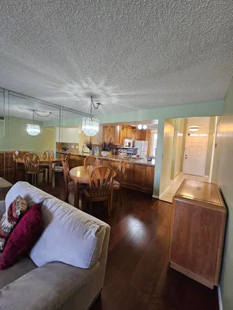 $1,800 | 6017 Coral Lake Drive, Unit 205, Margate, FL 33063