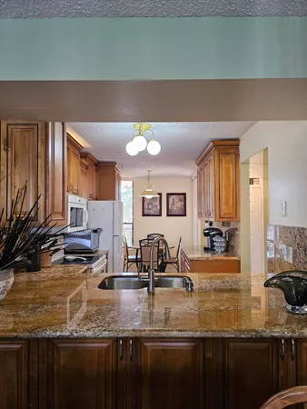 $1,800 | 6017 Coral Lake Drive, Unit 205, Margate, FL 33063