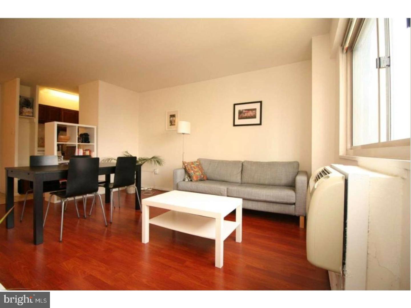 2101 Chestnut Street, Unit 812 Philadelphia, PA 19103 - Photo 2 of 9