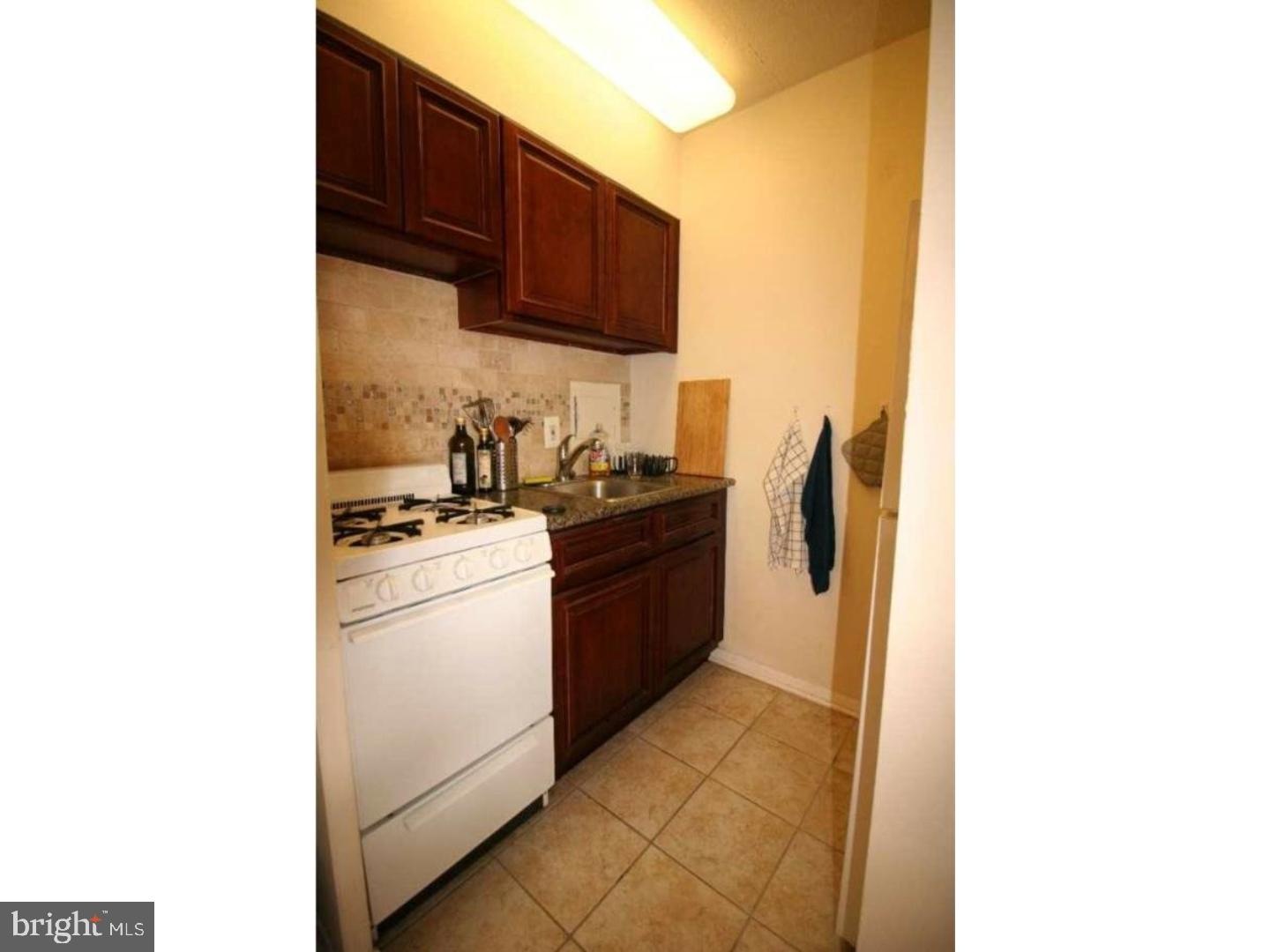 2101 Chestnut Street, Unit 812 Philadelphia, PA 19103 - Photo 6 of 9