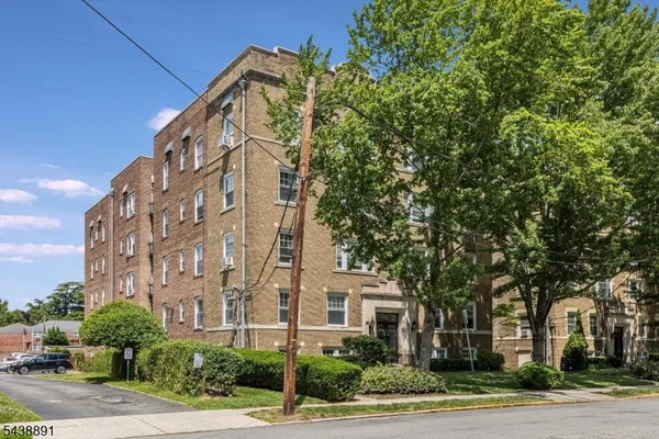 $2,950 | 55 Park Avenue, Unit 25, Bloomfield, NJ 07003
