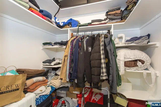 $499,000 | 26 Voorhis Place, Pompton Plains, NJ 07444