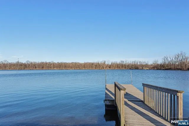 $499,000 | 26 Voorhis Place, Pompton Plains, NJ 07444