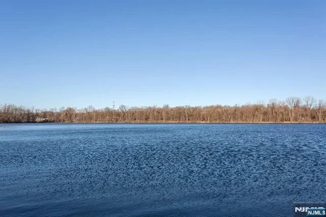 $499,000 | 26 Voorhis Place, Pompton Plains, NJ 07444