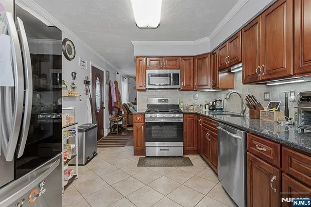 $499,000 | 26 Voorhis Place, Pompton Plains, NJ 07444