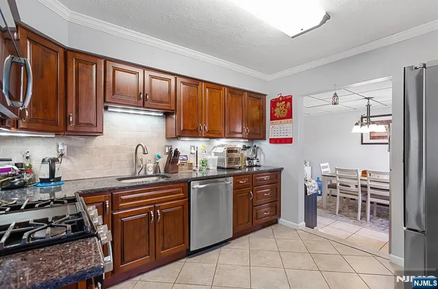 $499,000 | 26 Voorhis Place, Pompton Plains, NJ 07444