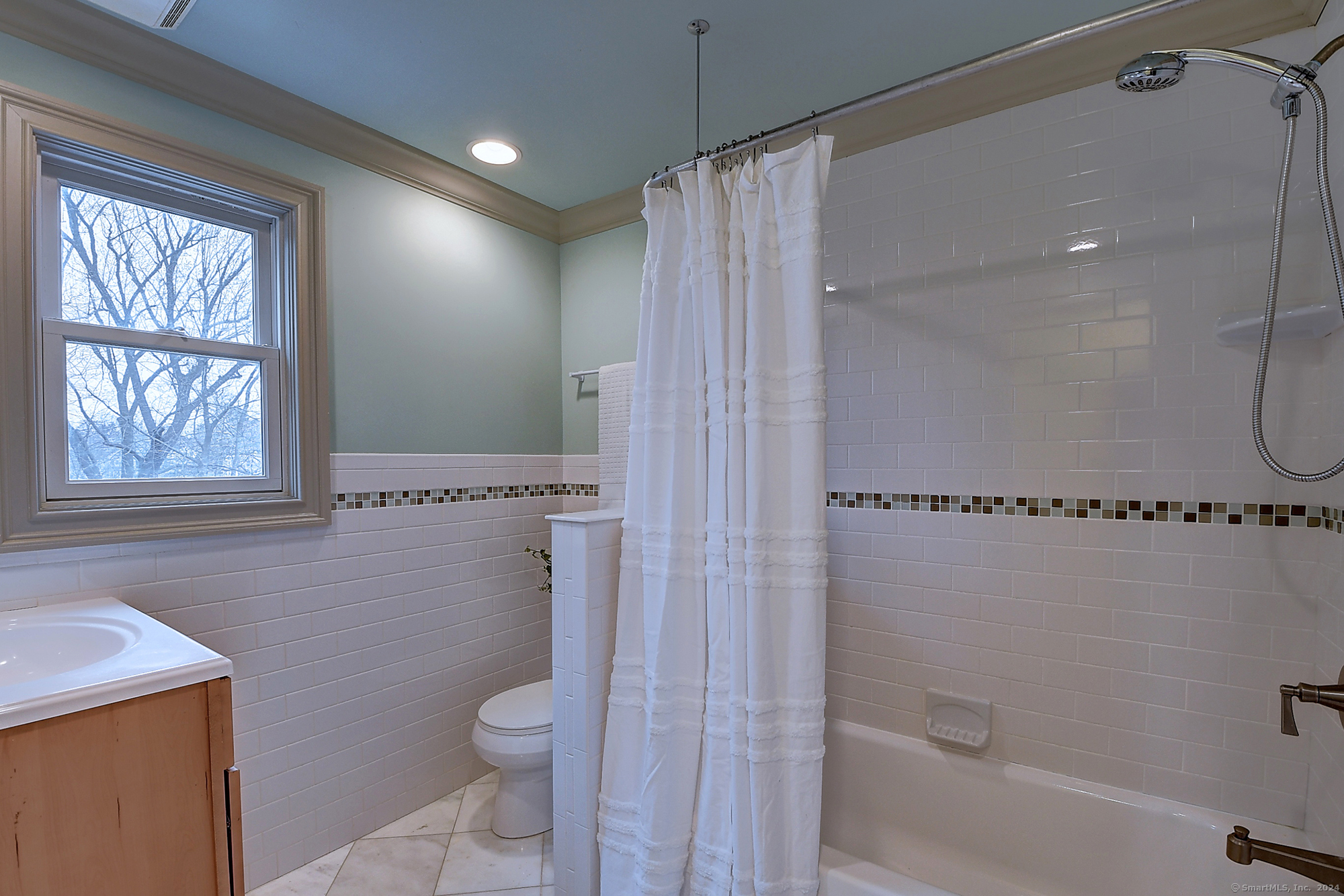 186 Raymond Road West Hartford, CT 06107 - Photo 22 of 39