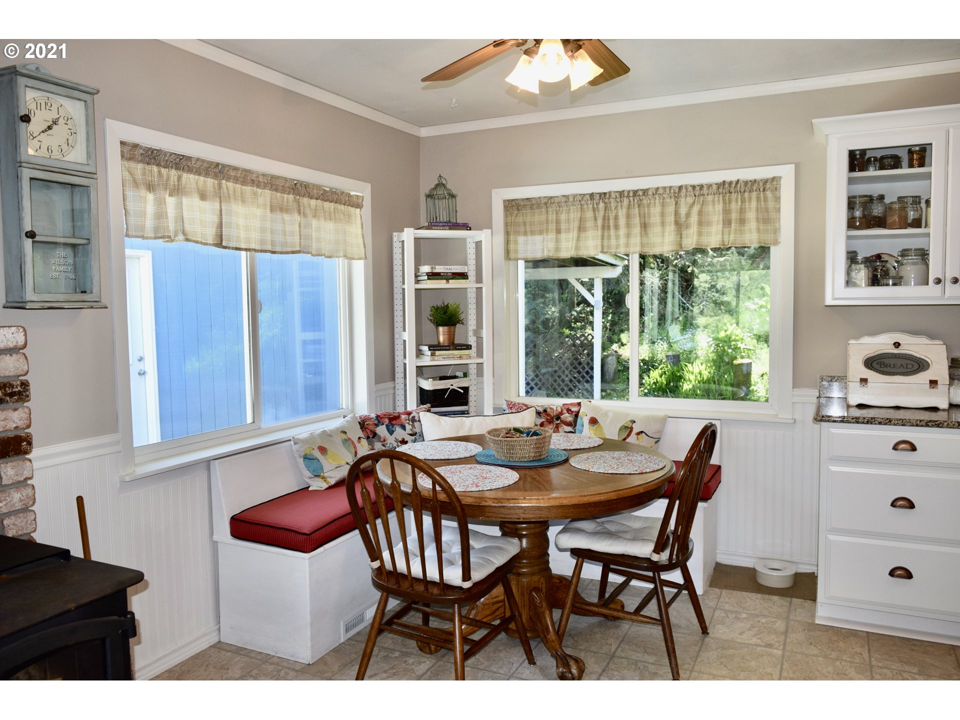 28679 Brooks Road Gold Beach, OR 97444 - Photo 11 of 30