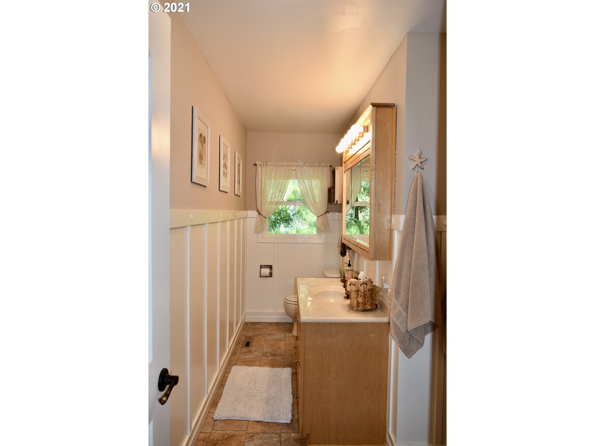 28679 Brooks Road Gold Beach, OR 97444 - Photo 21 of 30