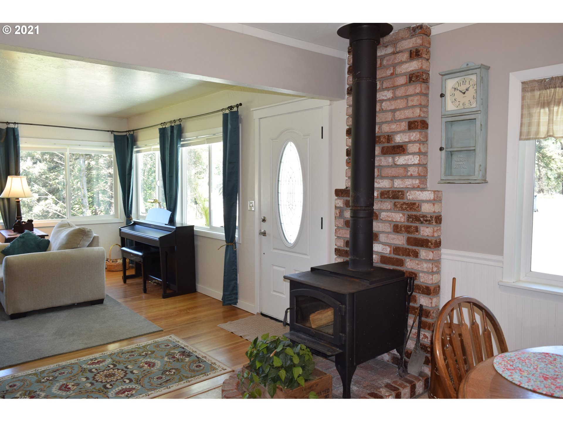 28679 Brooks Road Gold Beach, OR 97444 - Photo 6 of 30