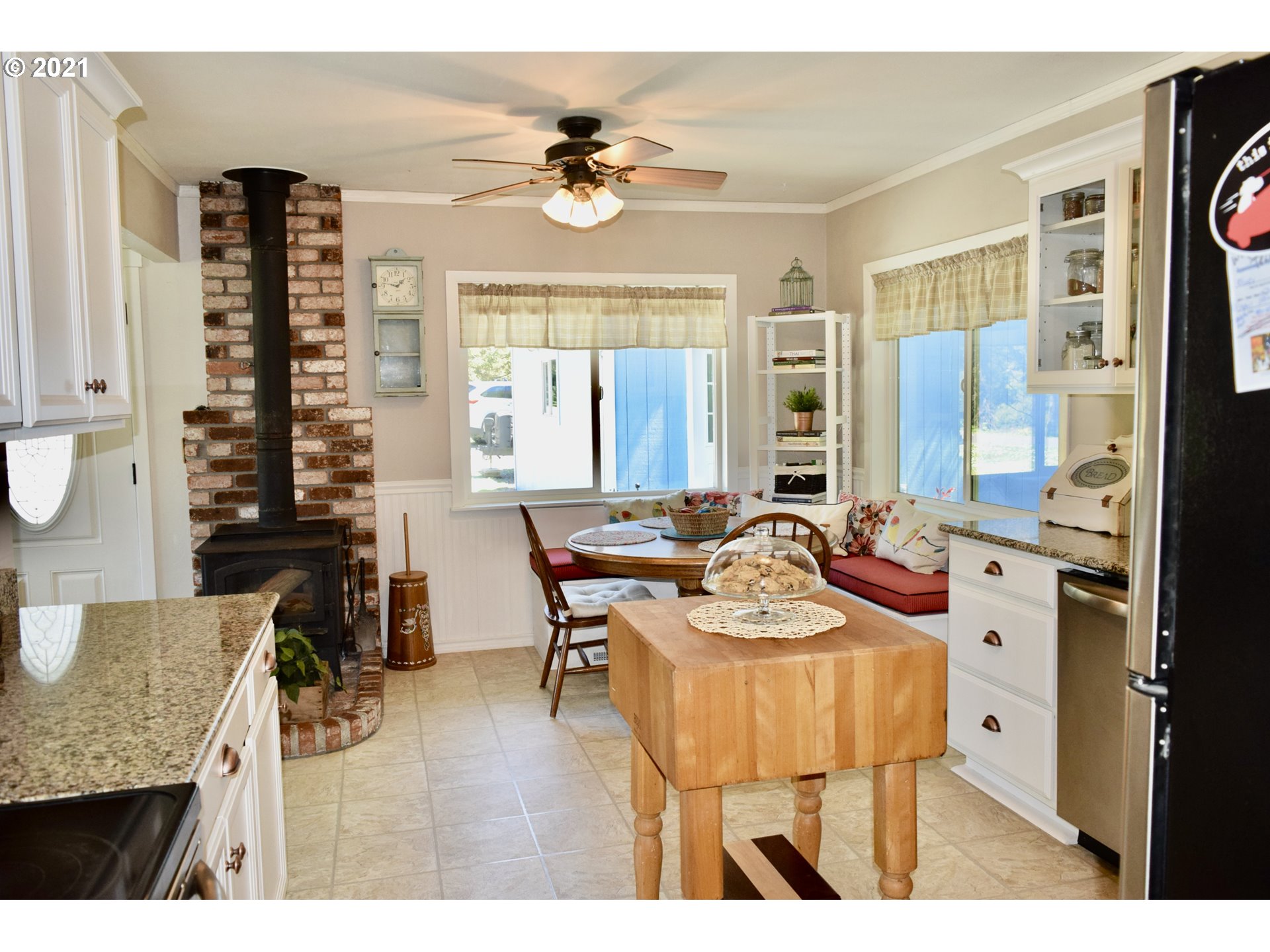 28679 Brooks Road Gold Beach, OR 97444 - Photo 8 of 30