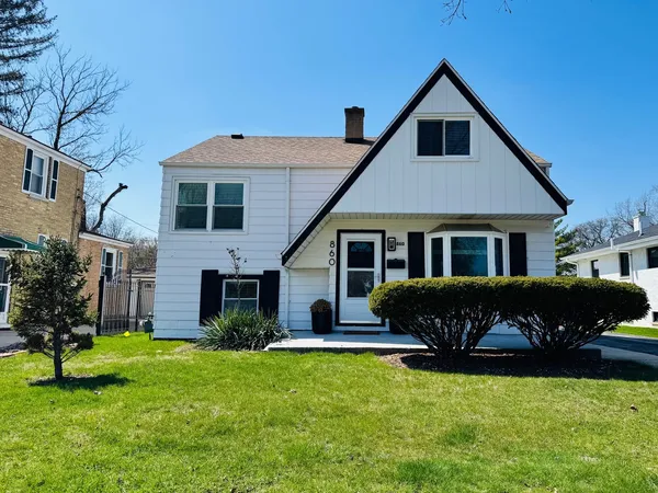 $3,800 | 860 Spring Road, Elmhurst, IL 60126