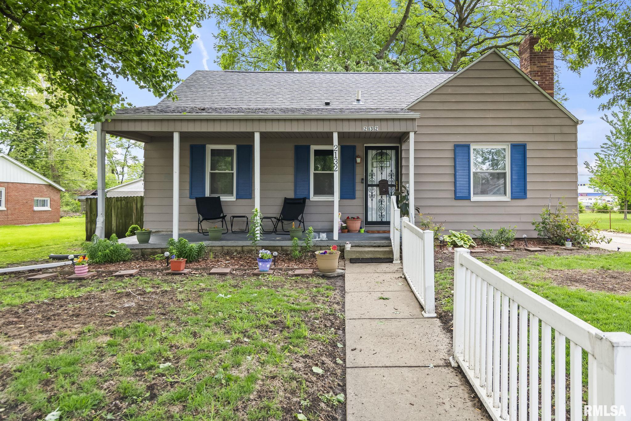 2132 Grandview Avenue Springfield, IL 62702 - Photo 2 of 32