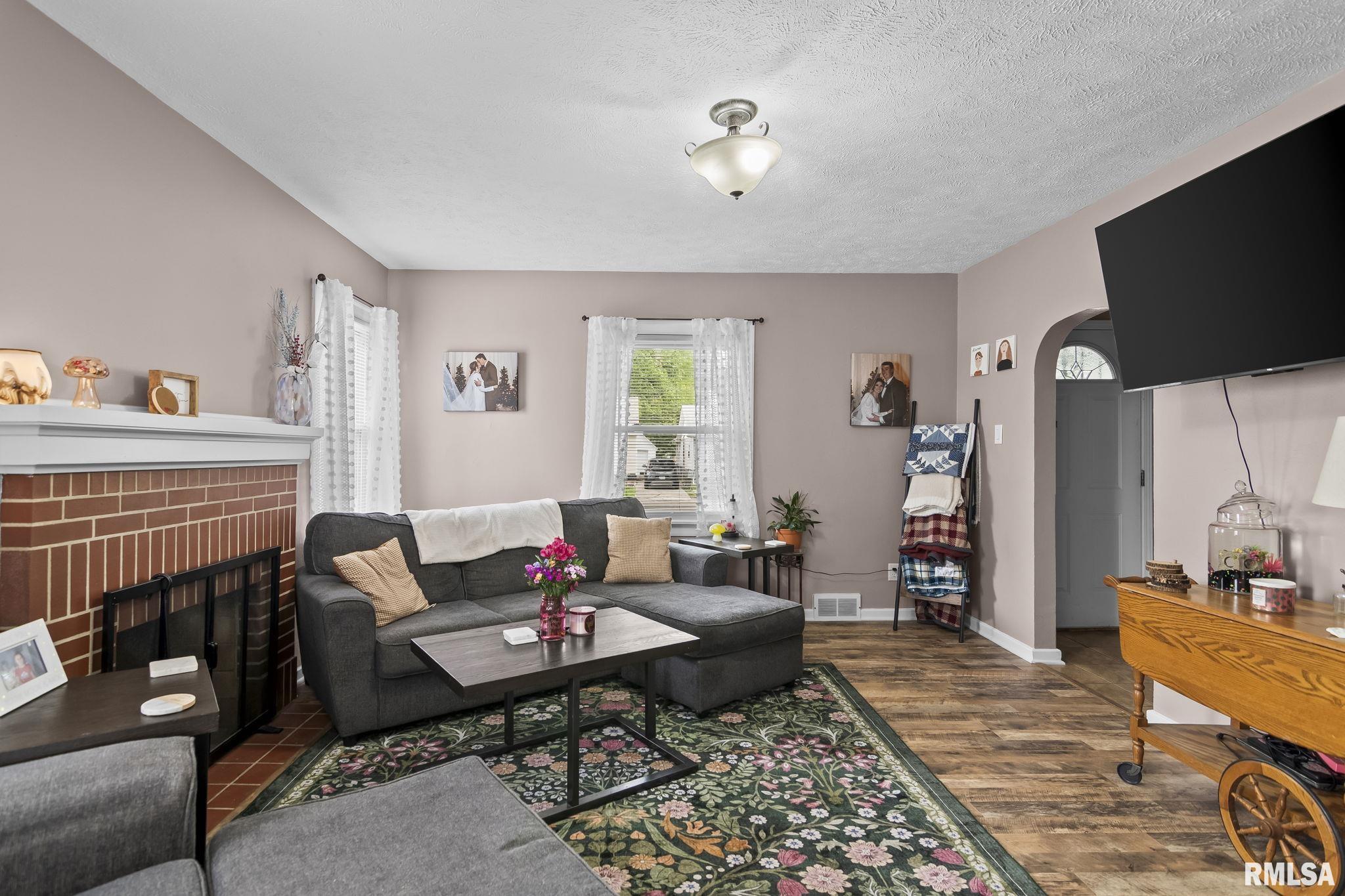 2132 Grandview Avenue Springfield, IL 62702 - Photo 4 of 32
