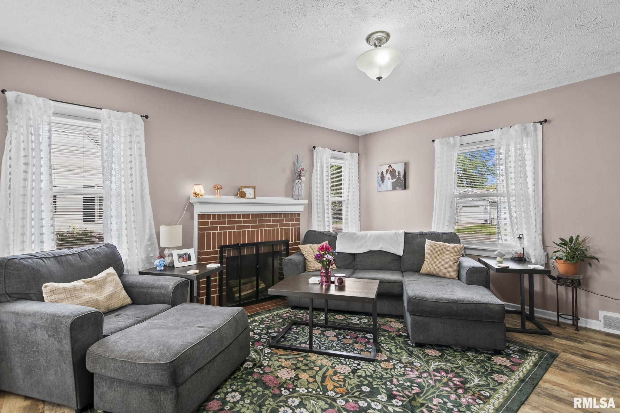 2132 Grandview Avenue Springfield, IL 62702 - Photo 6 of 32
