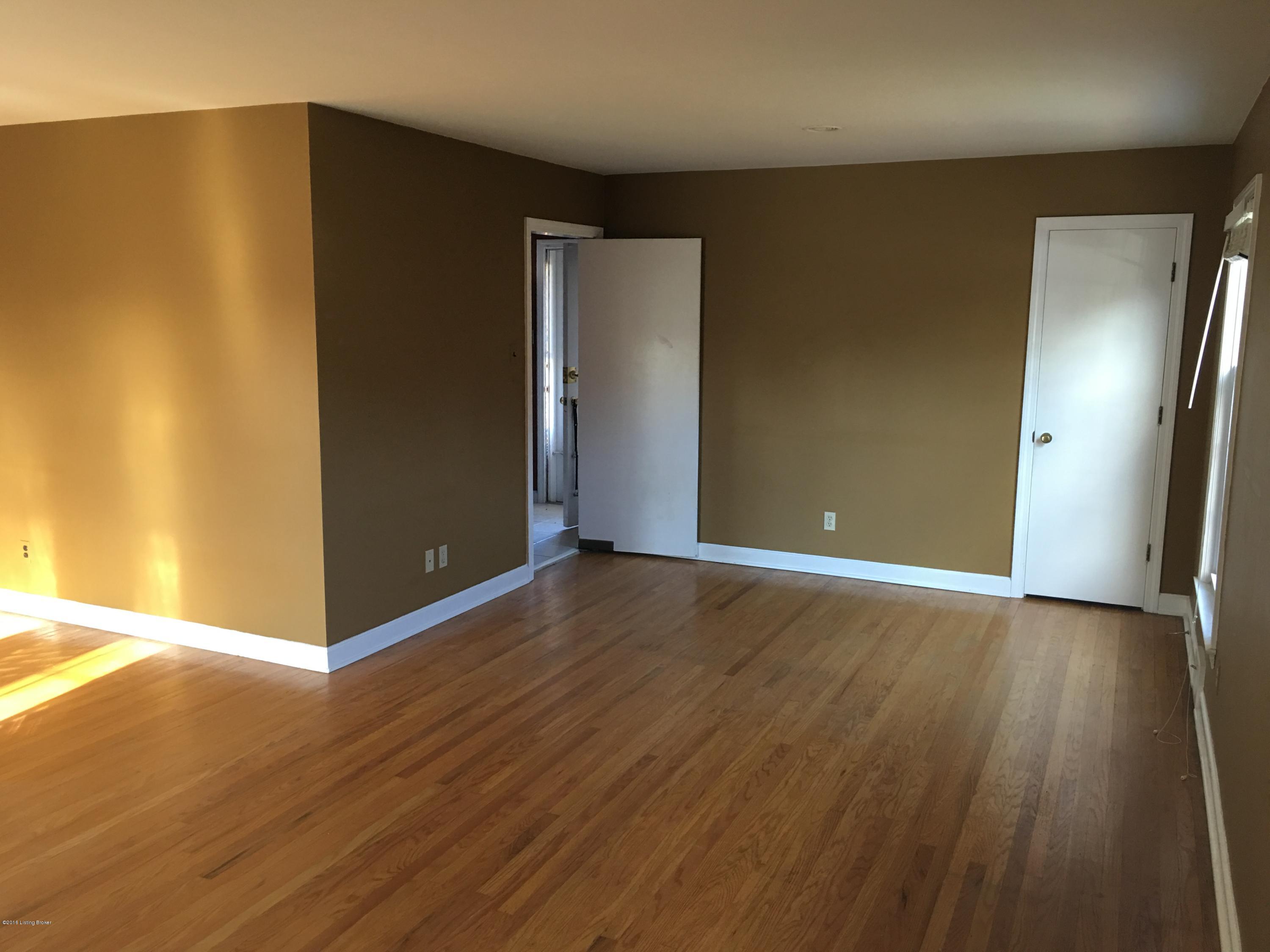 4305 Kinloch Road Louisville, KY 40207 - Photo 8 of 19 LR 2