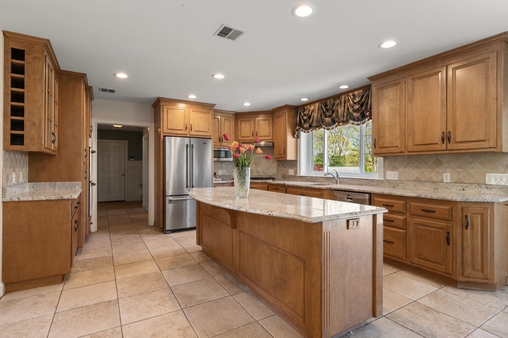 19 Bragg Road Foxboro, MA 02035 - Photo 9 of 41 Gallery Image 9