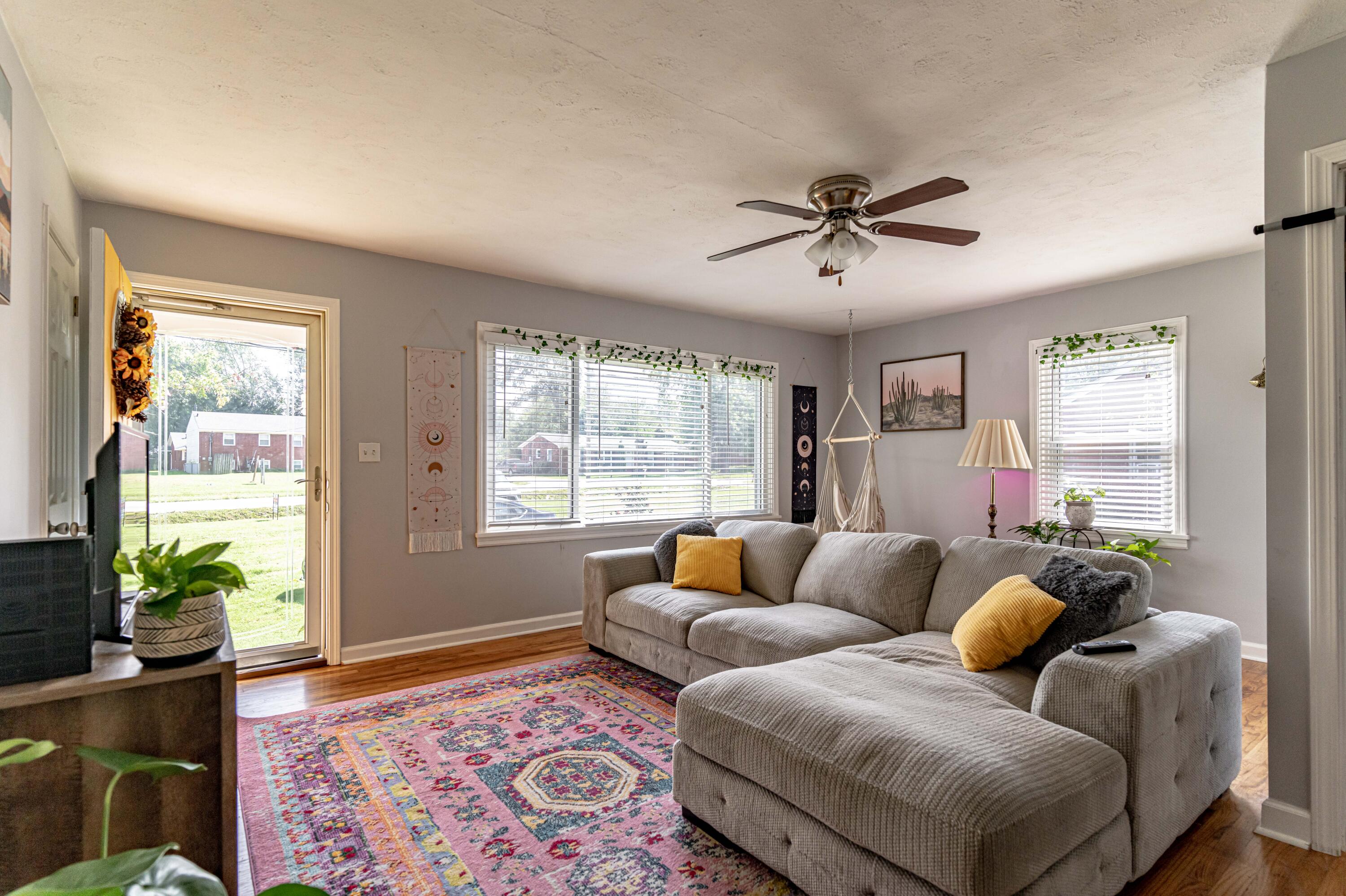 8900 Blue Lick Road Louisville, KY 40219 - Photo 3 of 51 DSC00642