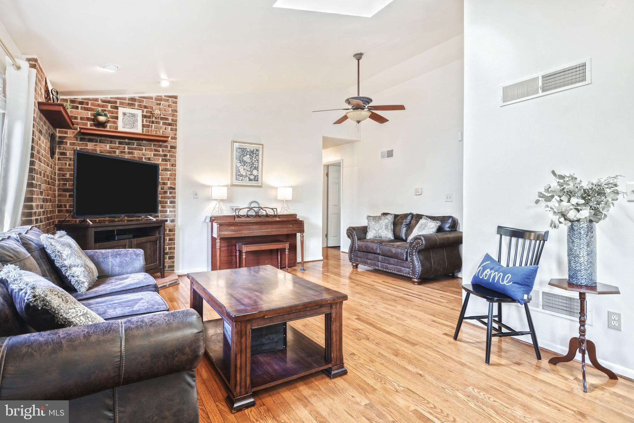 321 Greendale Road York, PA 17403 - Photo 11 of 48 Living Room - First floor