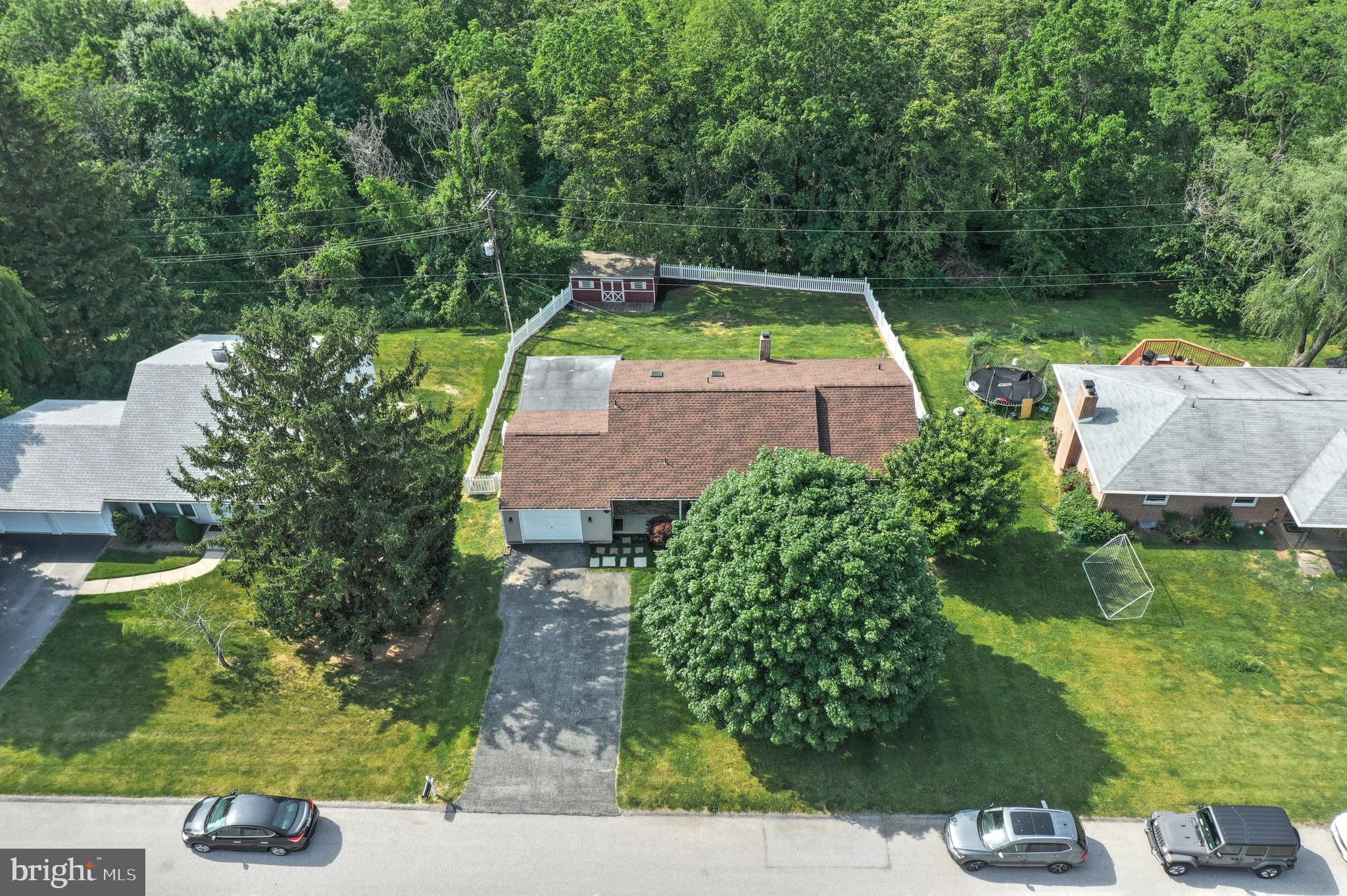 321 Greendale Road York, PA 17403 - Photo 7 of 48