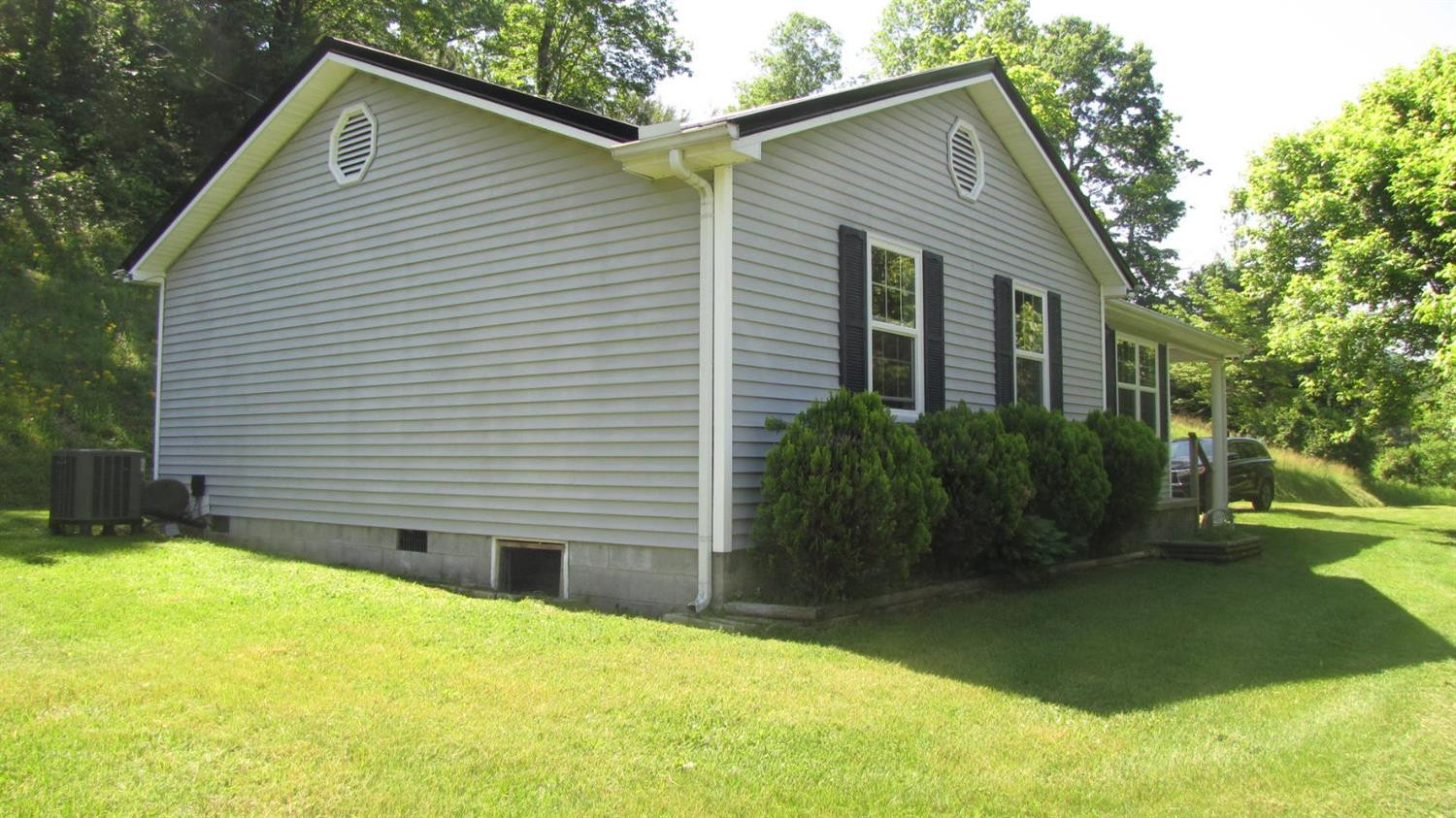 90 Roy Cox Road Manchester, KY 40962 - Photo 6 of 36 Photo 6