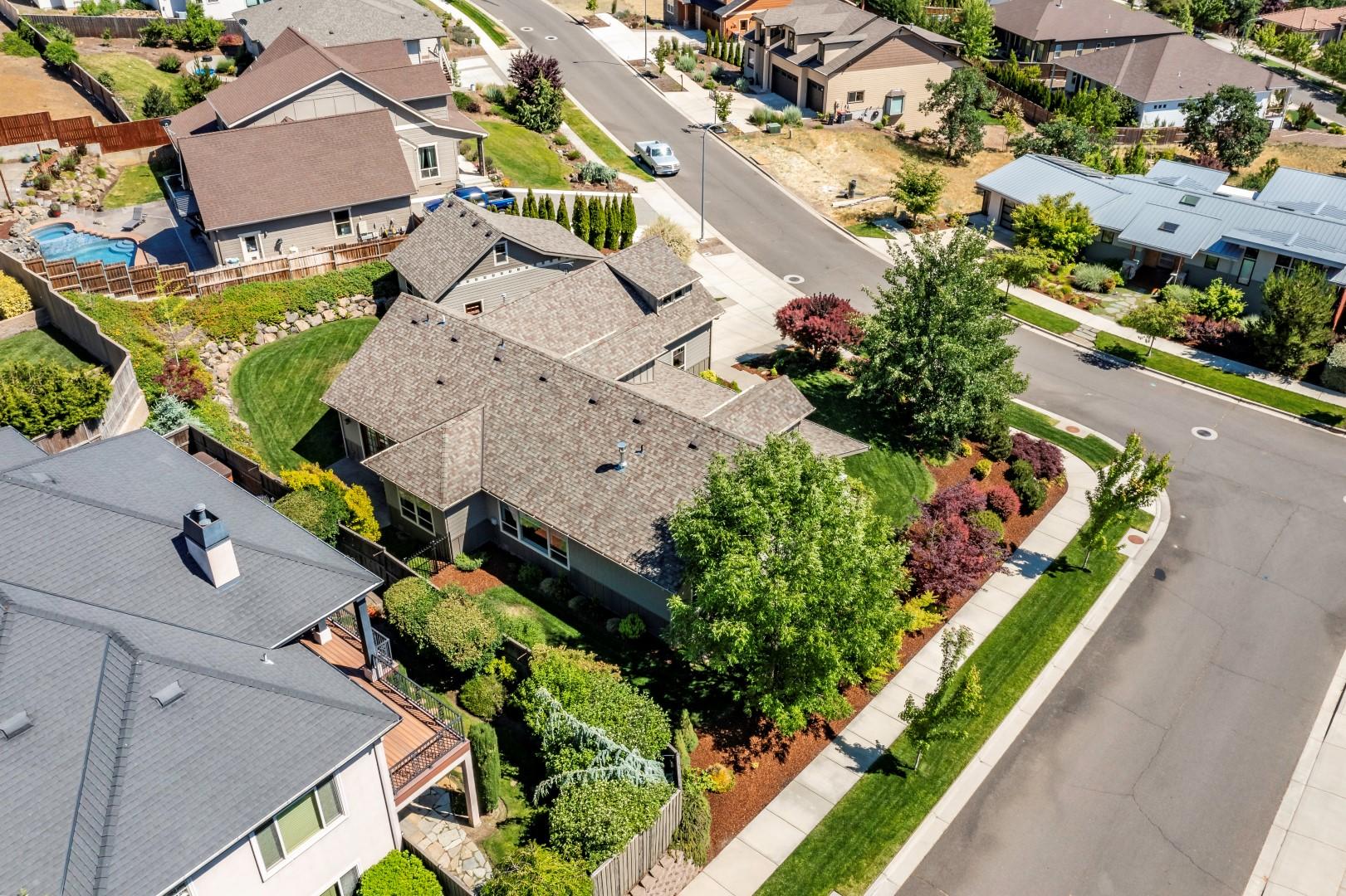 4221 Falcon Ridge Terrace Medford, OR 97504 - Photo 30 of 39 DJI_0174-HDR (Large)