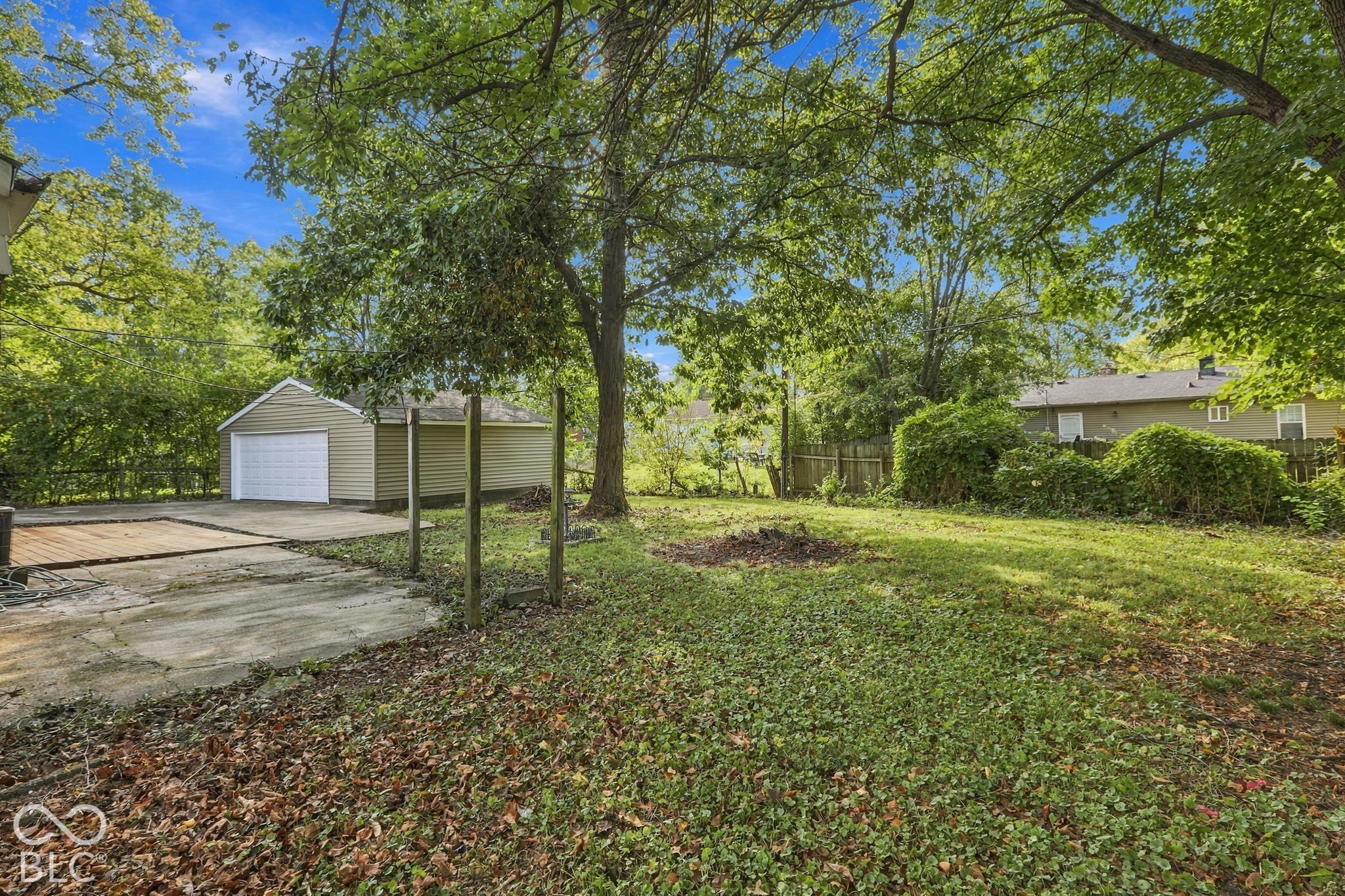 8235 Barry Road Indianapolis, IN 46219 - Photo 9 of 35 Gallery Image 9