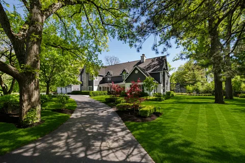 $2,999,000 | 2 Hickory Lane, Northbrook, IL 60062