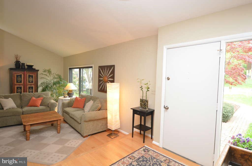 11815 Blue Spruce Road Reston, VA 20191 - Photo 2 of 30 Foyer