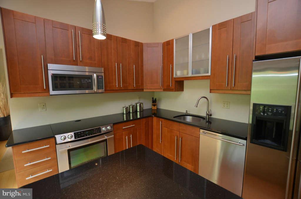 11815 Blue Spruce Road Reston, VA 20191 - Photo 11 of 30 Kitchen