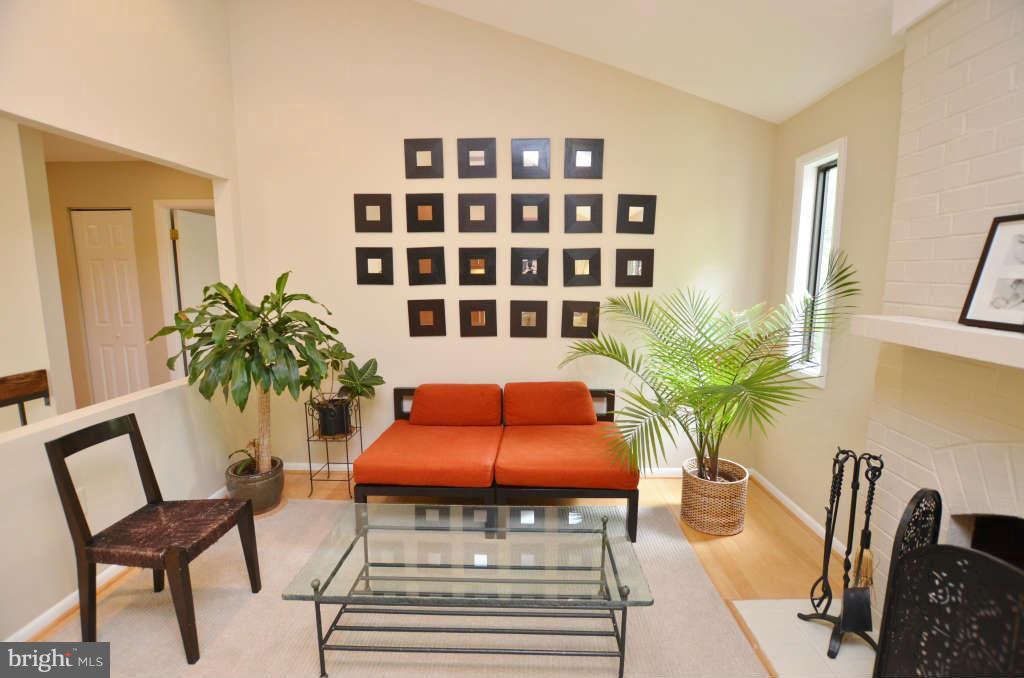 11815 Blue Spruce Road Reston, VA 20191 - Photo 14 of 30 Family Room