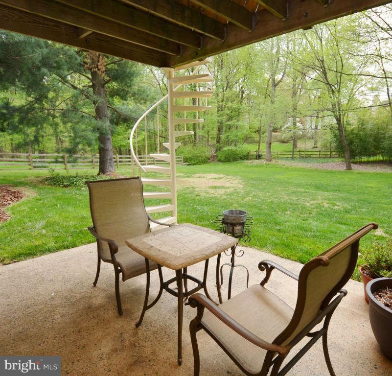 11815 Blue Spruce Road Reston, VA 20191 - Photo 29 of 30 Patio