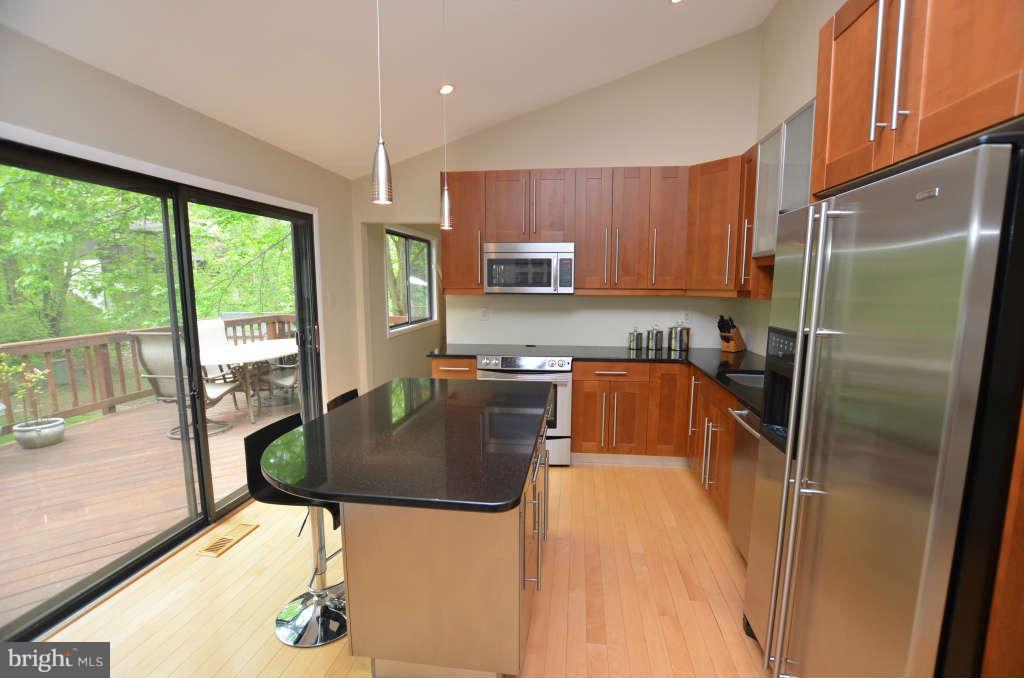 11815 Blue Spruce Road Reston, VA 20191 - Photo 10 of 30 Kitchen