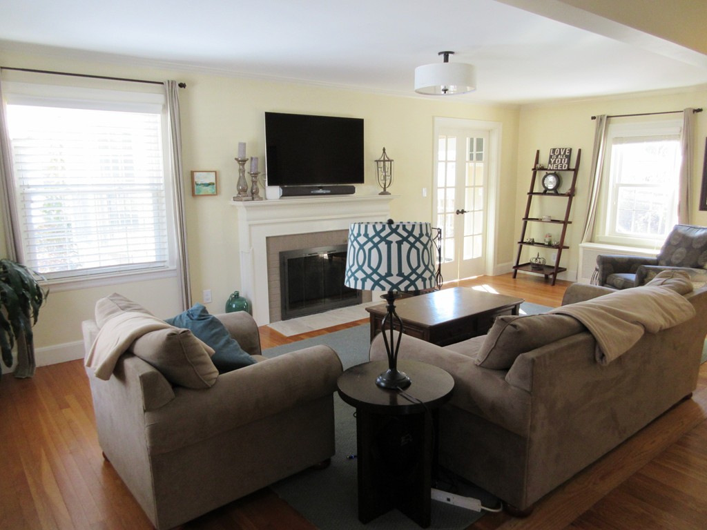 1 Rustic Road Stoneham, MA 02180 - Photo 4 of 13 Gallery Image 4