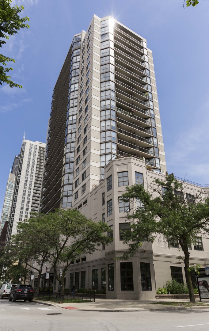 33 West Delaware Place, Unit 7A Chicago, IL 60610 - Photo 1 of 14
