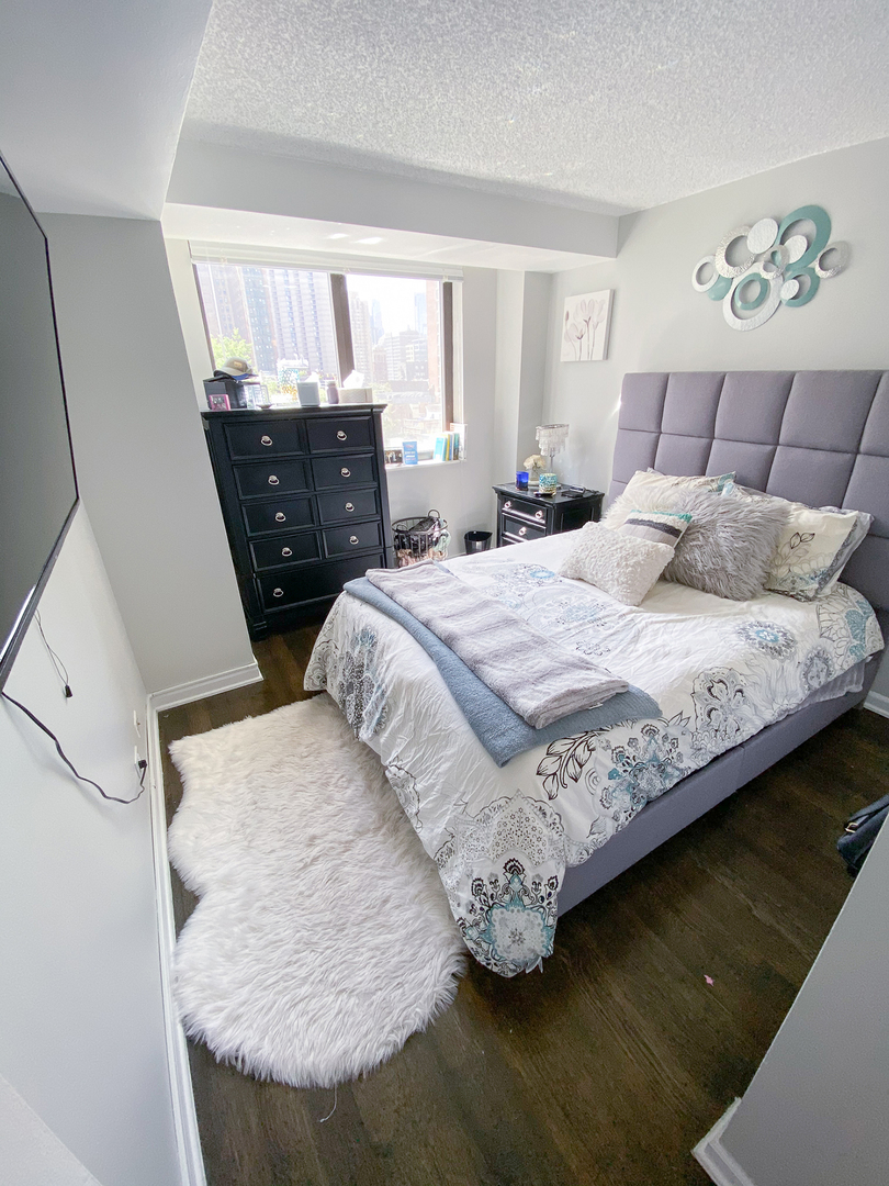 33 West Delaware Place, Unit 7A Chicago, IL 60610 - Photo 6 of 14