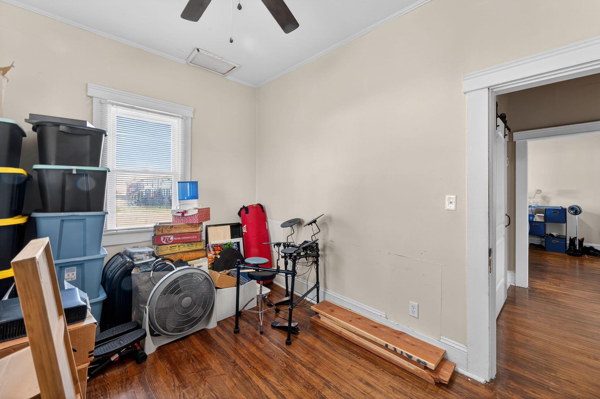 1360 Dunavin Drive Baxter, TN 38544 - Photo 16 of 24 a view of a workspace with furniture and wooden floor