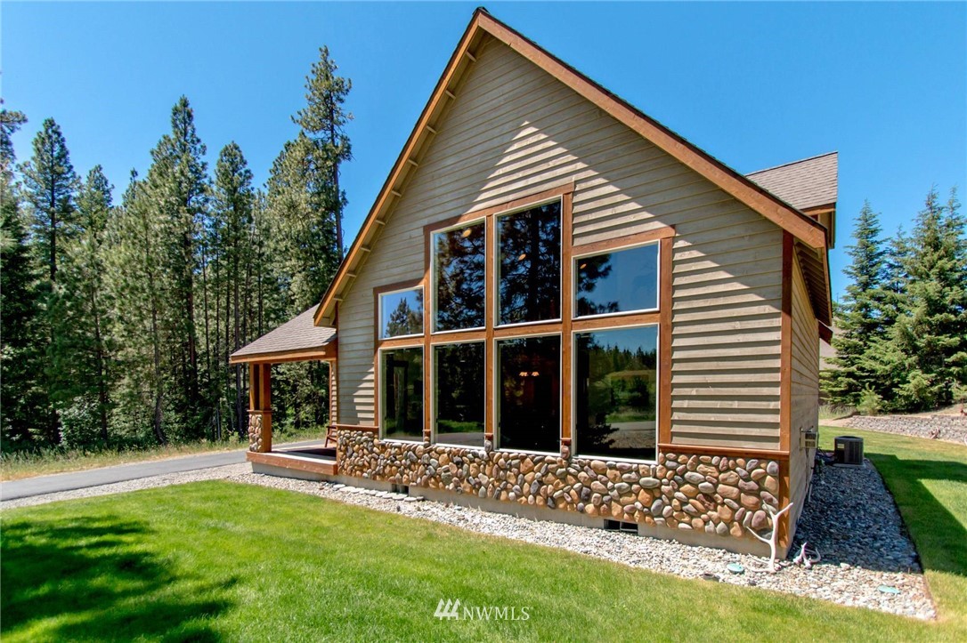 21 Paintbrush Lane Ronald, WA 98940 - Photo 20 of 27 a view of house with backyard