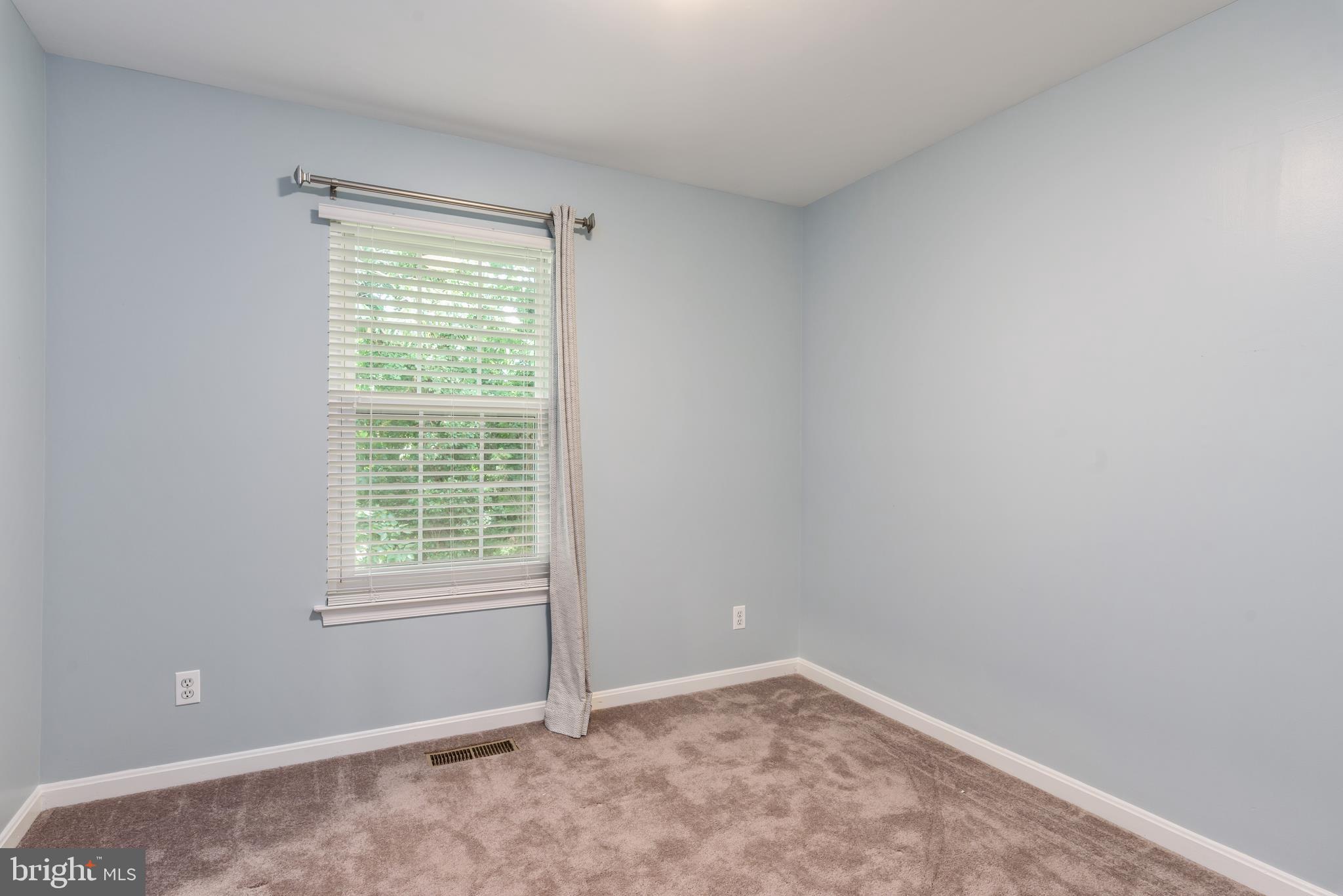 201 Beacon Drive Sterling, VA 20164 - Photo 16 of 32