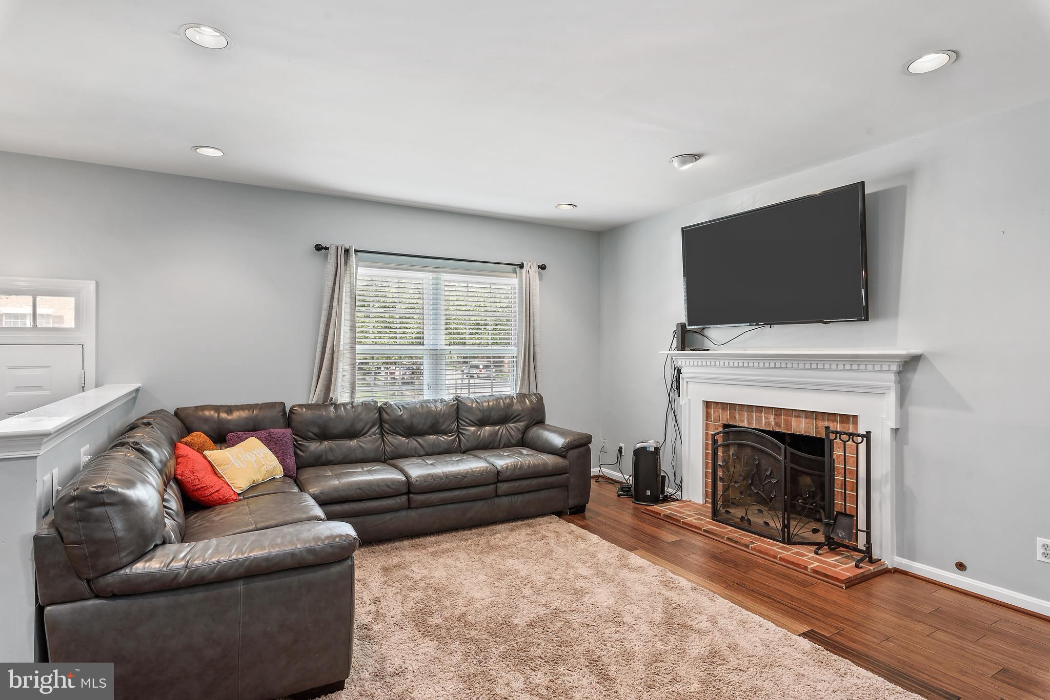 201 Beacon Drive Sterling, VA 20164 - Photo 7 of 32