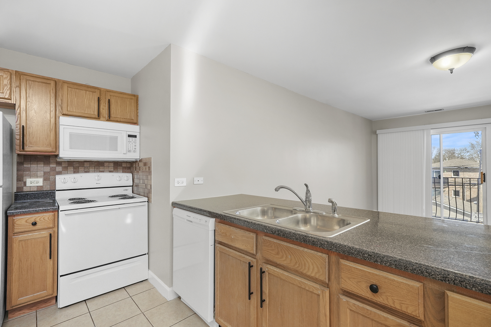 3423 Ridgeland Avenue, Unit 203 Berwyn, IL 60402 - Photo 6 of 22