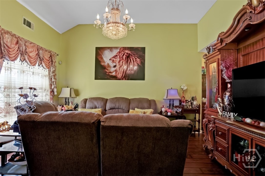 7221 Garfield Street Savannah, GA 31406 - Photo 5 of 32