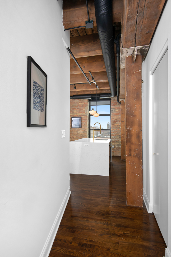 106 North Aberdeen Street, Unit 5H Chicago, IL 60607 - Photo 5 of 14