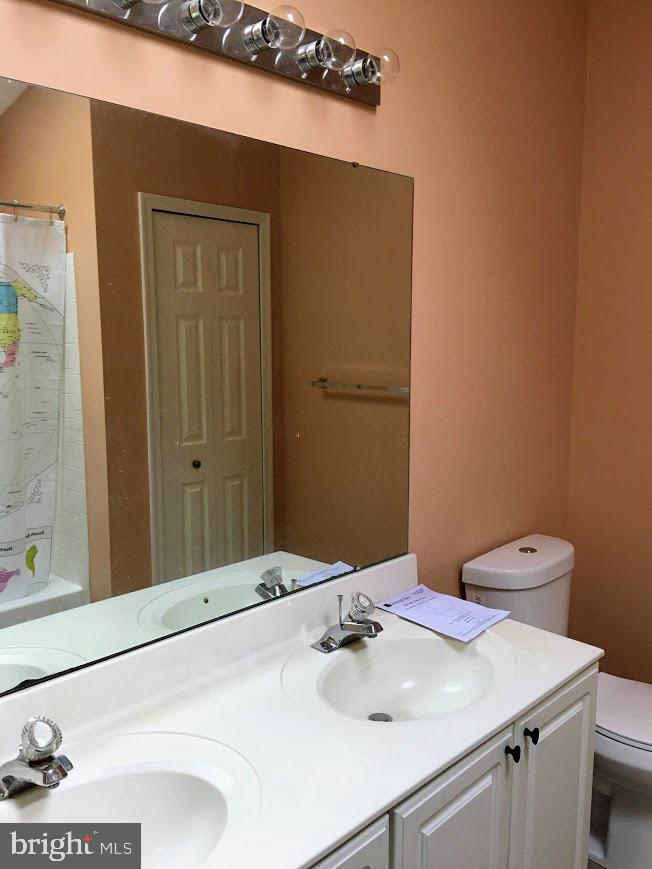 4100 Trentham Drive Baltimore, MD 21208 - Photo 24 of 38 Owners bath