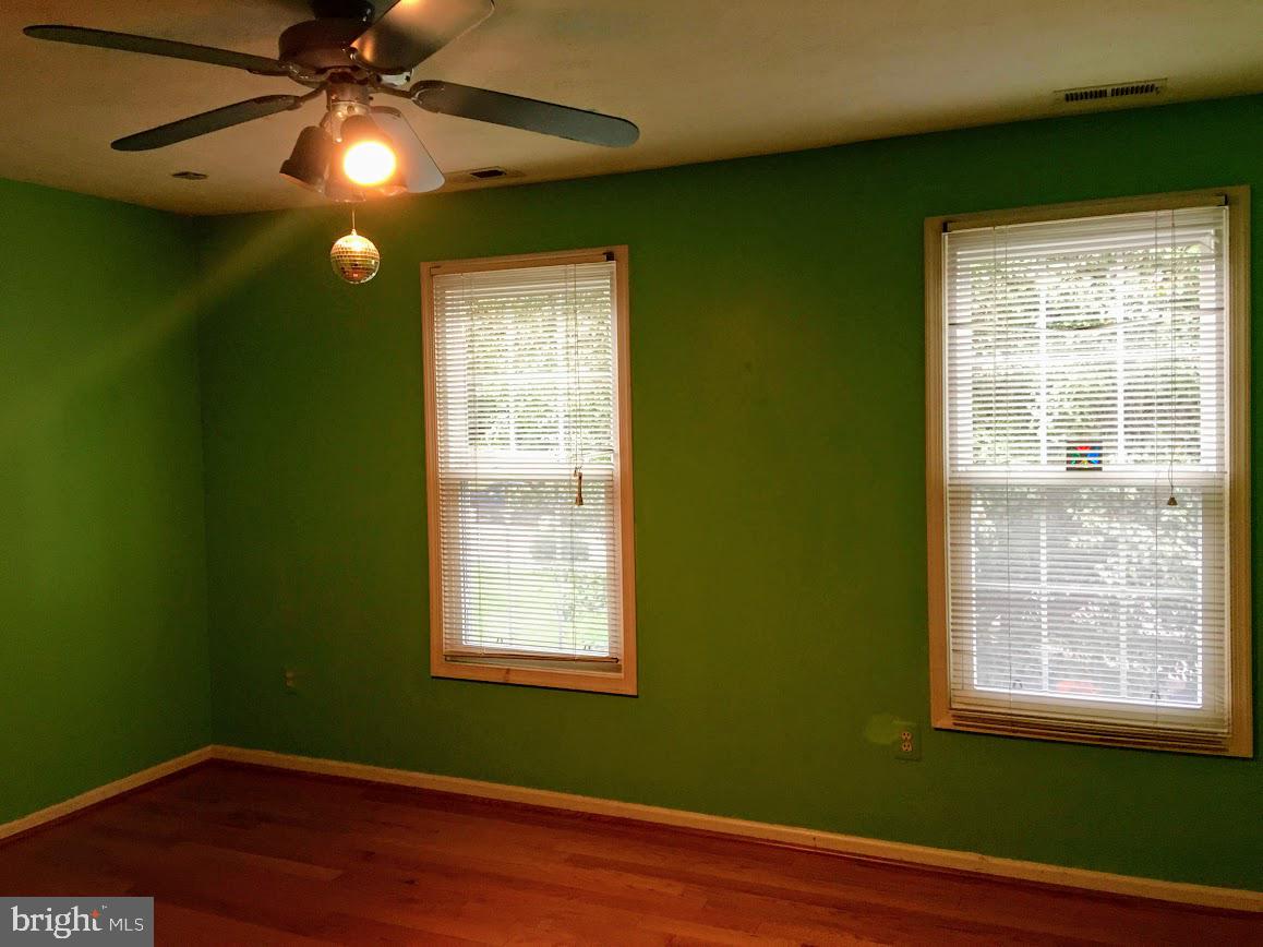 4100 Trentham Drive Baltimore, MD 21208 - Photo 31 of 38 second bedroom