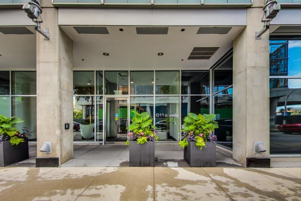 611 South Wells Street, Unit 2602 Chicago, IL 60607 - Photo 15 of 15 a view of a entryway door of the house