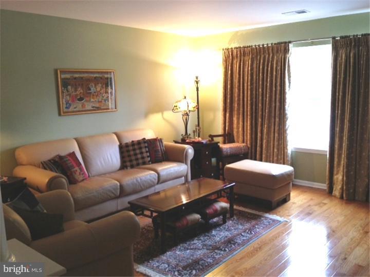 156 Coburn Road Pennington, NJ 08534 - Photo 2 of 19