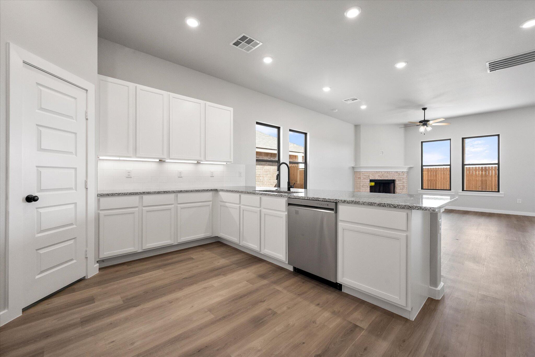 3103 140th Street Lubbock, TX 79423 - Photo 3 of 22 08-3103 140th_5471